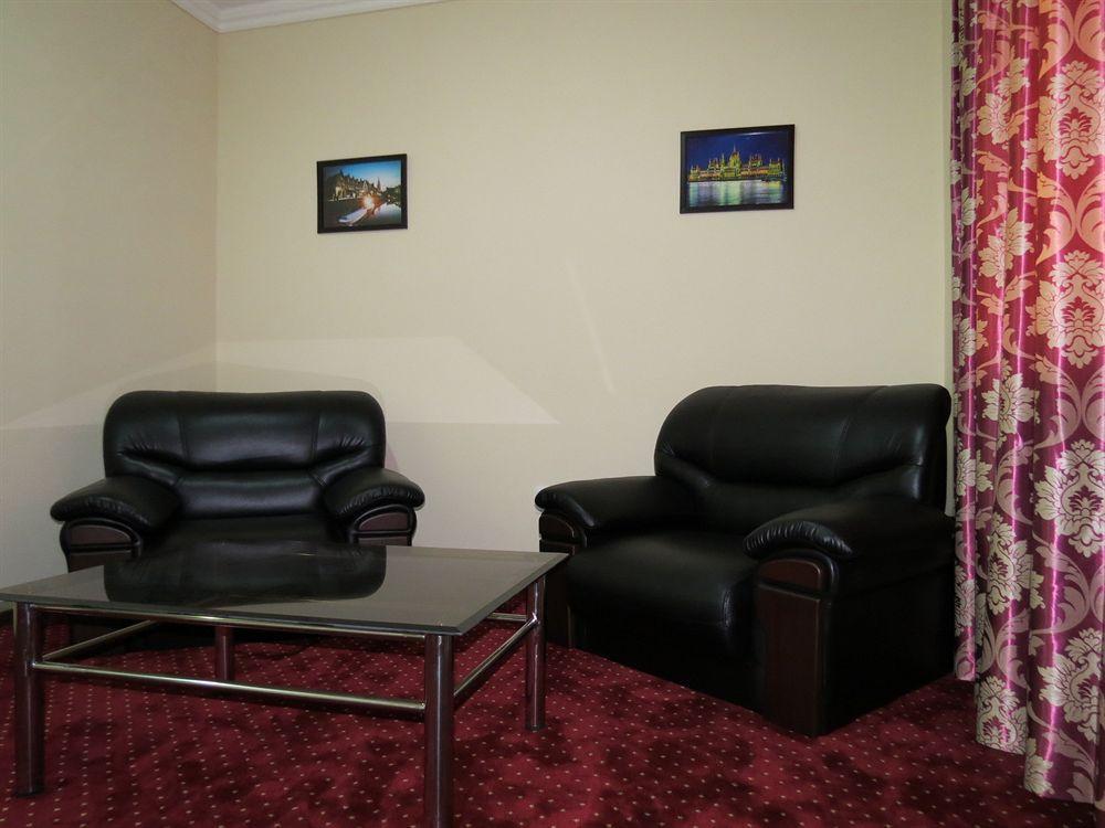 Rohat Hotel Chilonzor ทาชเคนต์ ภายนอก รูปภาพ