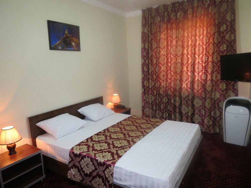 Rohat Hotel Chilonzor ทาชเคนต์ ภายนอก รูปภาพ